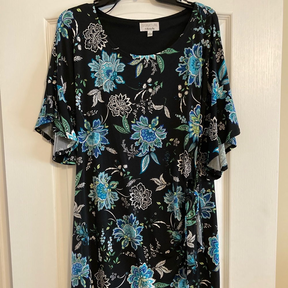 Pretty, summer Robbie Bee Dress